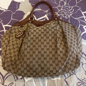 Gucci monogram extra large sukey bag